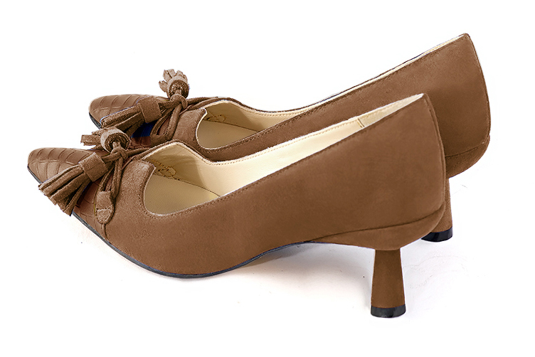 Caramel brown women's dress pumps, with a knot on the front. Tapered toe. Medium spool heels. Rear view - Florence KOOIJMAN